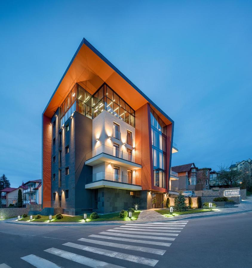Hotel Raymond ตรุสคาเวตส์ ภายนอก รูปภาพ