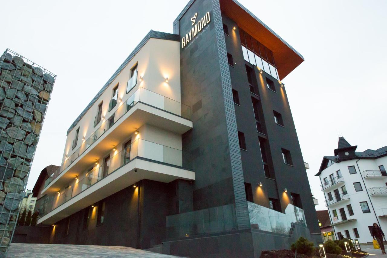 Hotel Raymond ตรุสคาเวตส์ ภายนอก รูปภาพ