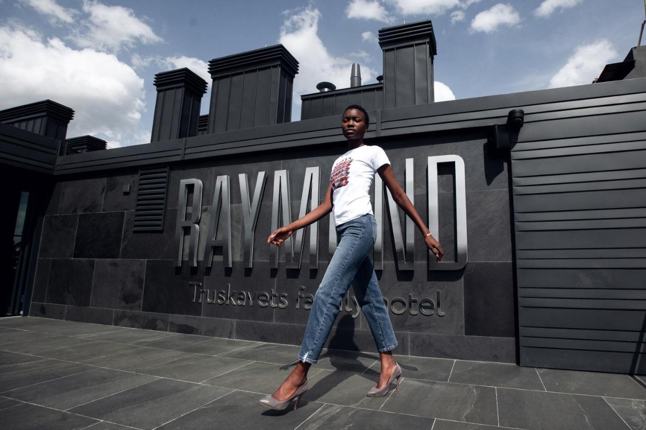 Hotel Raymond ตรุสคาเวตส์ ภายนอก รูปภาพ